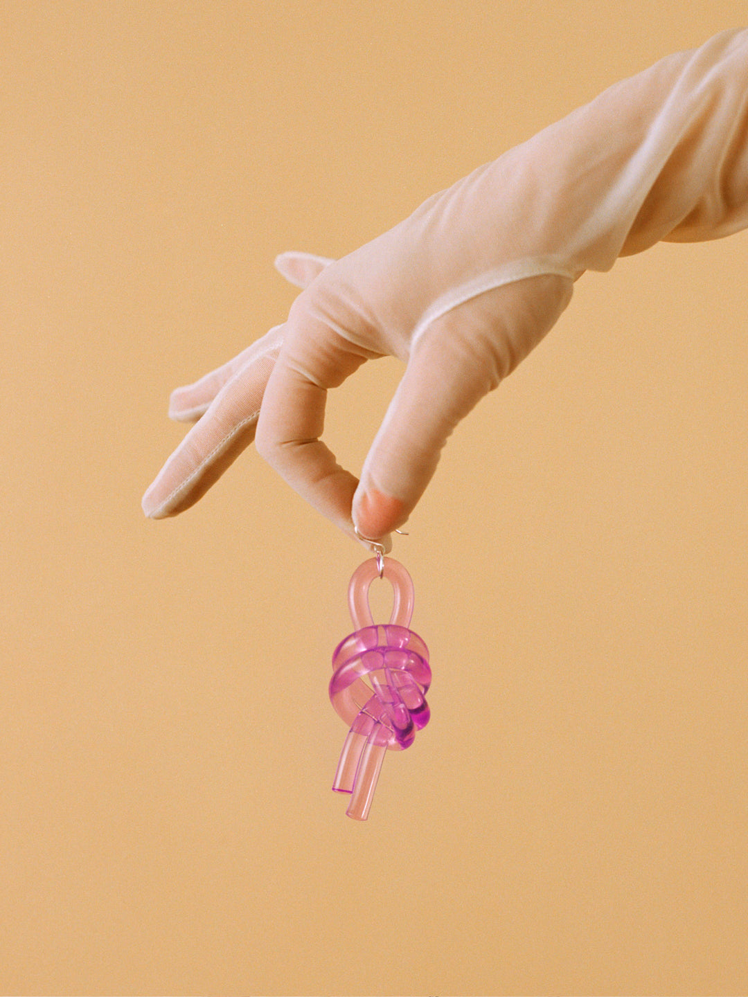 注目!クリアアクセサリー【Corey Moranis】Double Knot Earrings 注目!クリアアクセサリー【Corey Moranis】Double Knot Earrings