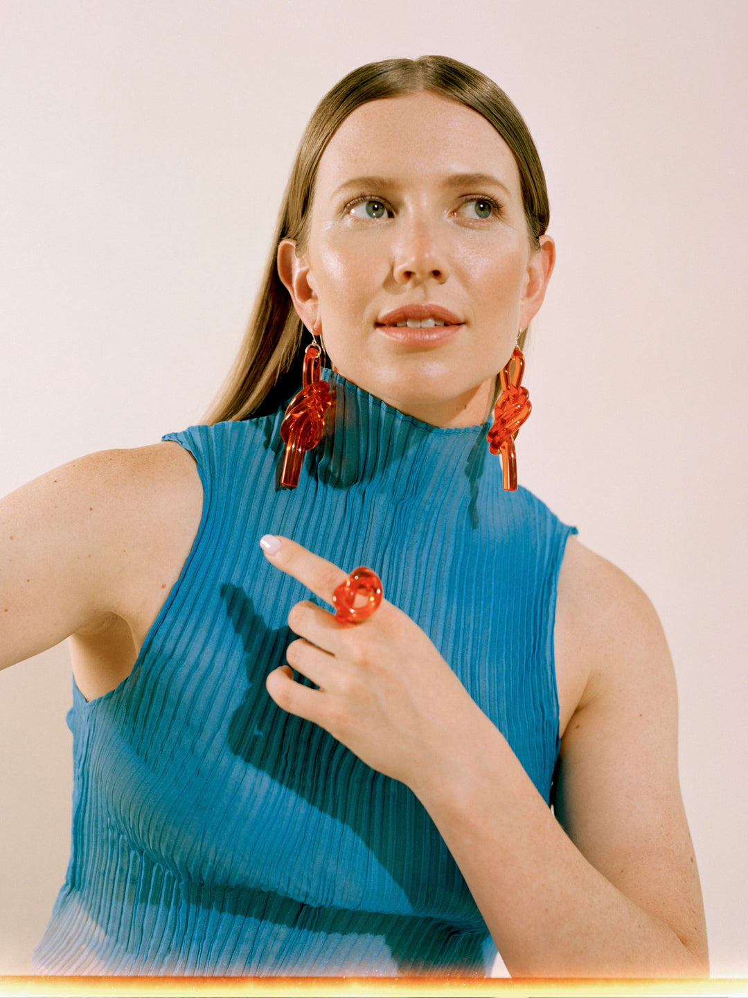注目!クリアアクセサリー【Corey Moranis】Double Knot Earrings 注目!クリアアクセサリー【Corey Moranis】Double Knot Earrings